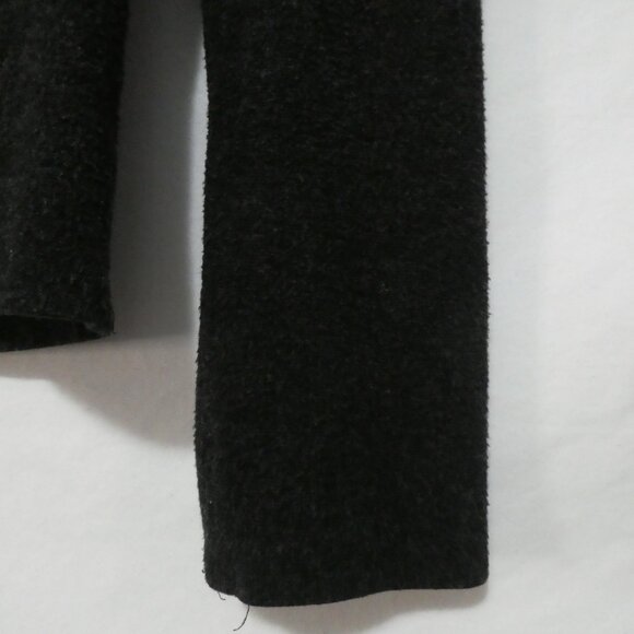 UB - URBAN BEHAVIOUR COLLECTION | P2P 13 inches measured | Black Turtleneck Top - Picture 9 of 16